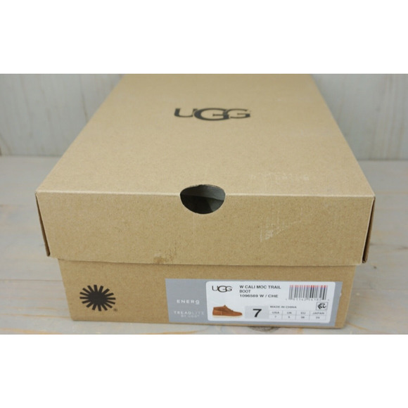 UGG CALI MOC TRAIL ANKLE CHUKKA BOOTS US 7 NIB - Picture 11 of 13